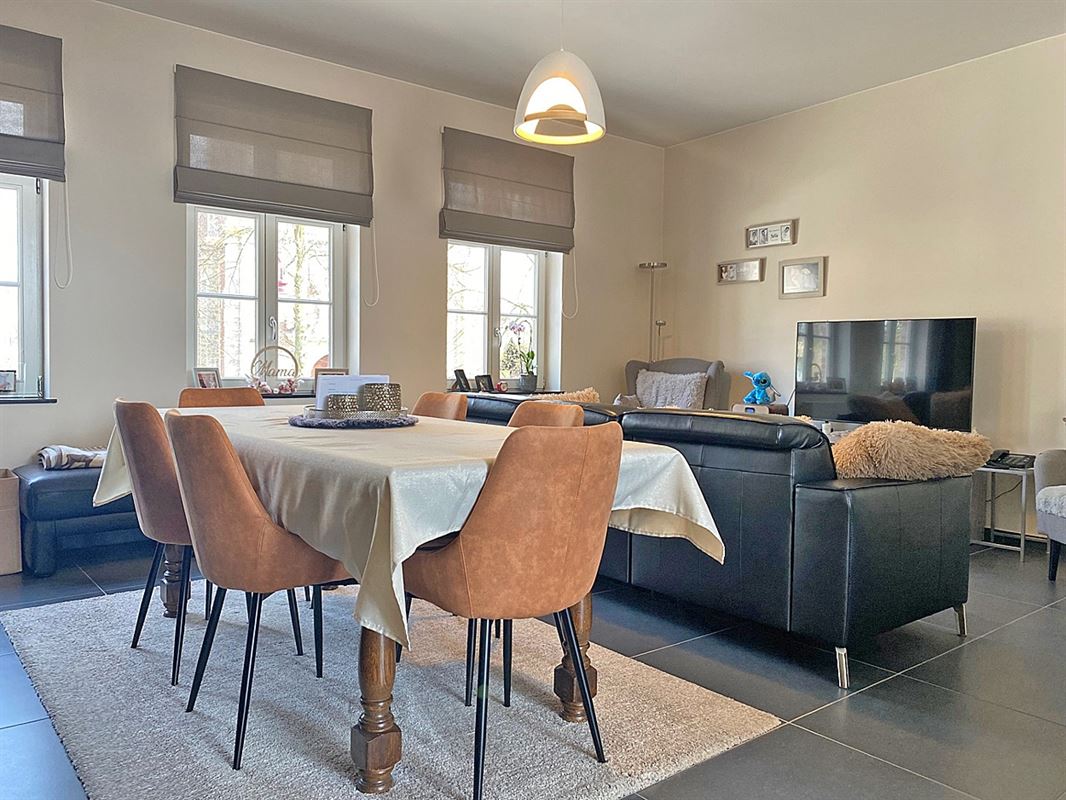 Leuk DUPLEX-APPARTEMENT met 2 SLAAPKAMERS