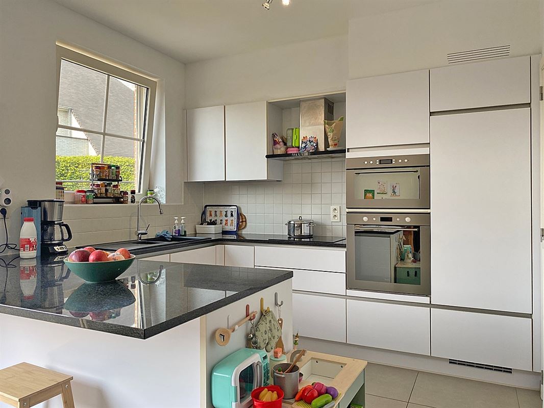 Charmante WONING (HOB) met 3 slaapkamers, garage & tuintje