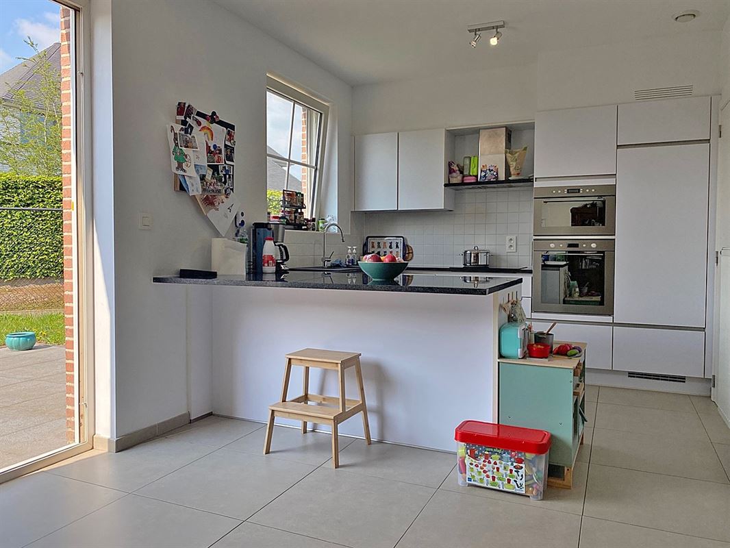 Charmante WONING (HOB) met 3 slaapkamers, garage & tuintje