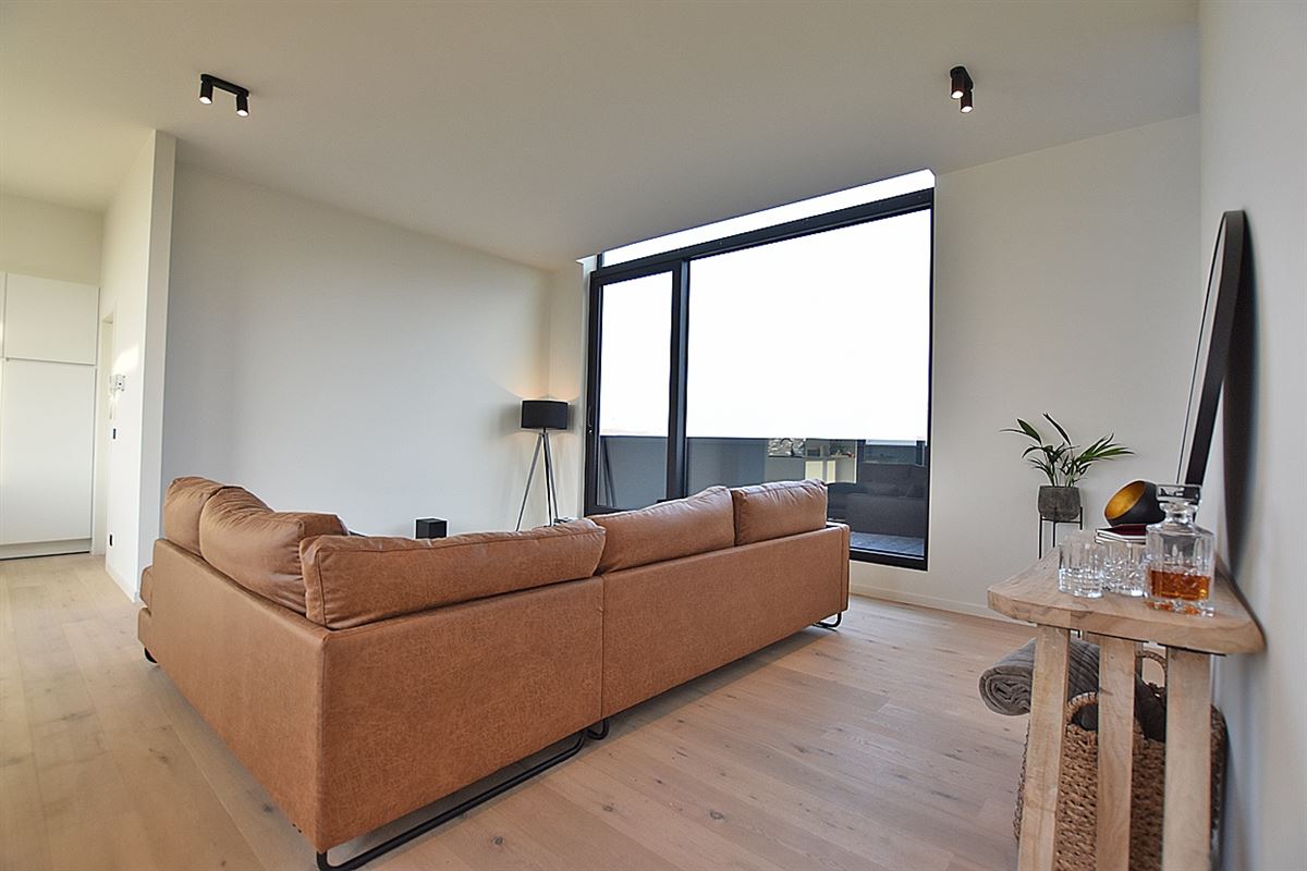 Stijlvol APPARTEMENT (DUPLEX) met 2 slpks & terras