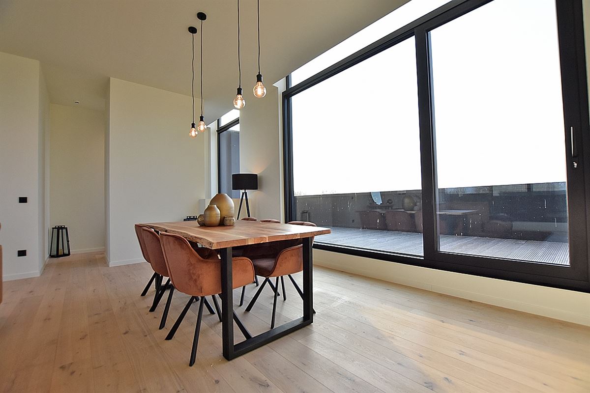 Stijlvol APPARTEMENT (DUPLEX) met 2 slpks & terras