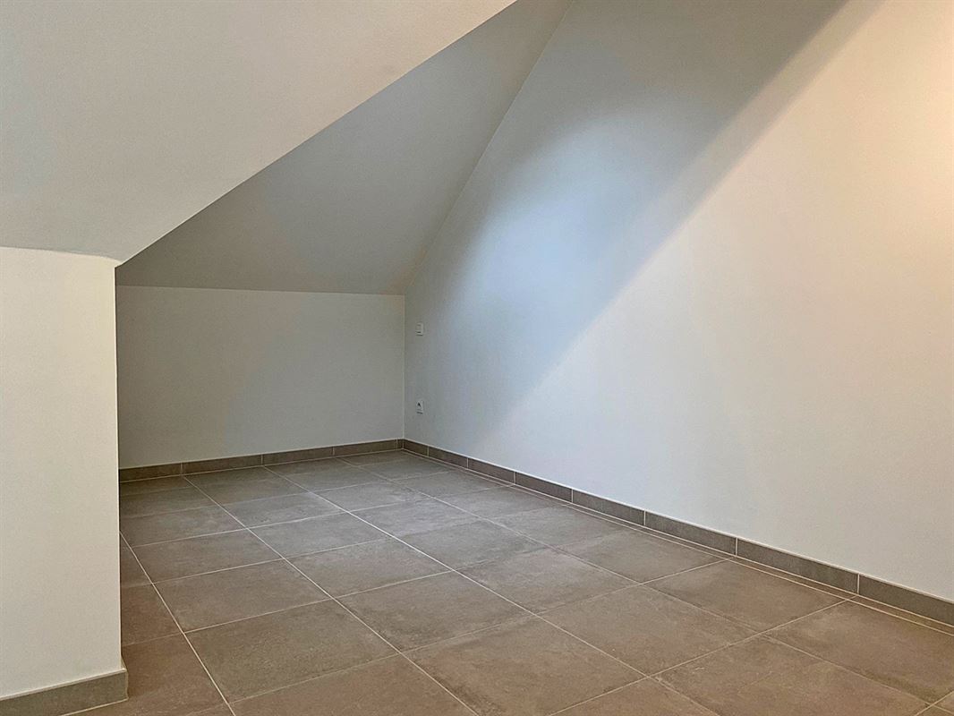 Instapklaar APPARTEMENT (duplex) met 3 slaapkamers, terras en garage