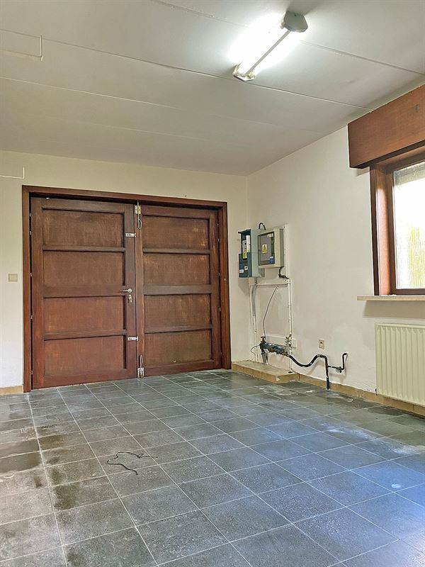 LAAGBOUWVILLA met 2 SLAAPKAMERS & GARAGE op een gunstig gelegen PERCEEL van 762m²