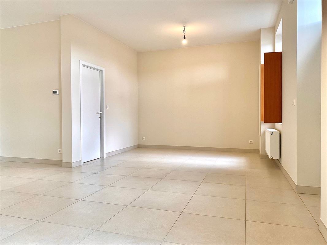 Charmante WONING (open bebouwing) met 3 SLAAPKAMERS, TUINTJE & TERRAS, zowel voor- als achteraan een OPEN GROEN ZICHT