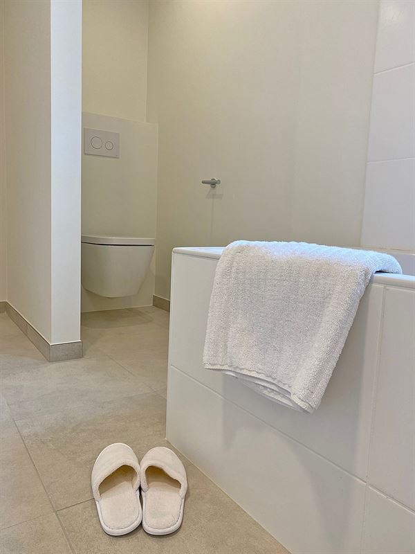 Charmante halfopen DORPSWONING met 3 SLAAPKAMERS, GARAGE, TUIN & ZONNIG TERRAS