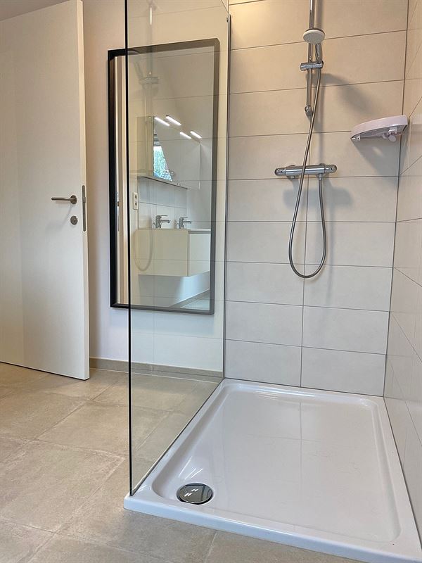 Instapklaar APPARTEMENT (duplex) met 3 slaapkamers, terras en garage