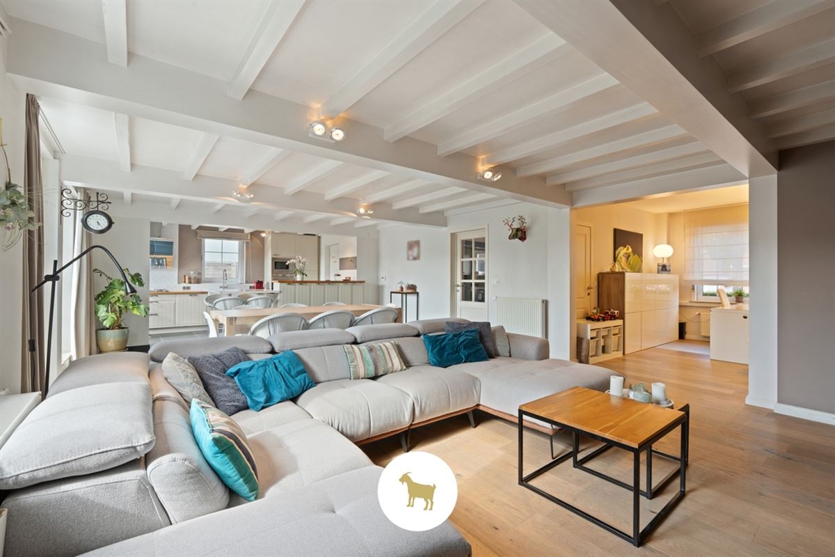 Ruime, INSTAPKLARE OPEN BEBOUWING met 3 SLAAPKAMERS, BUREAU en losstaande GARAGE op een PERCEEL van 1.180m²