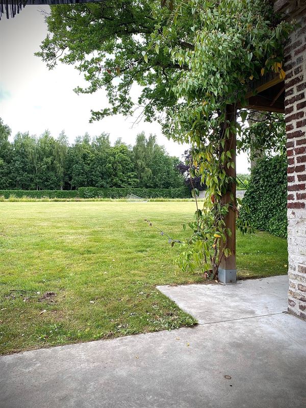 Charmante WONING (open bebouwing) met 3 SLAAPKAMERS, TUINTJE & TERRAS, zowel voor- als achteraan een OPEN GROEN ZICHT