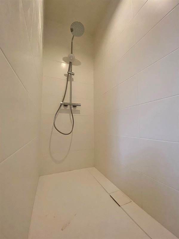 Charmante halfopen DORPSWONING met 3 SLAAPKAMERS, GARAGE, TUIN & ZONNIG TERRAS