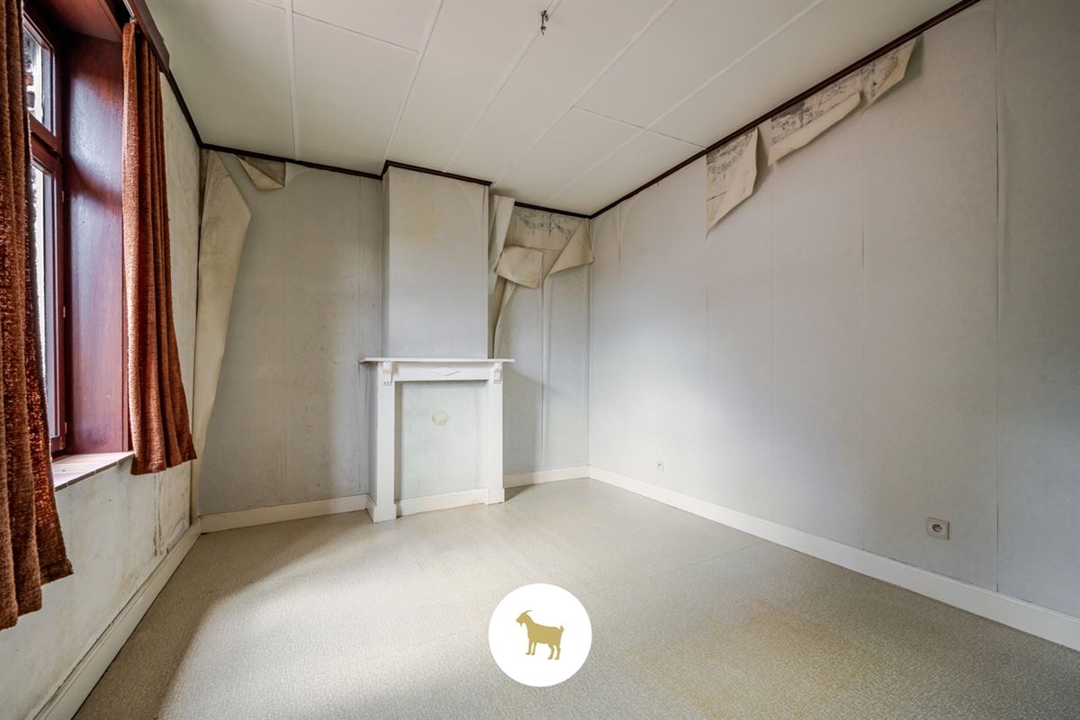 Ruime DORPSWONING met SCHUUR, BIJGEBOUW, BINNENKOER, TUIN & 4 (tot 5) SLAAPKAMERS, op een PERCEEL grond van ca. 920m²