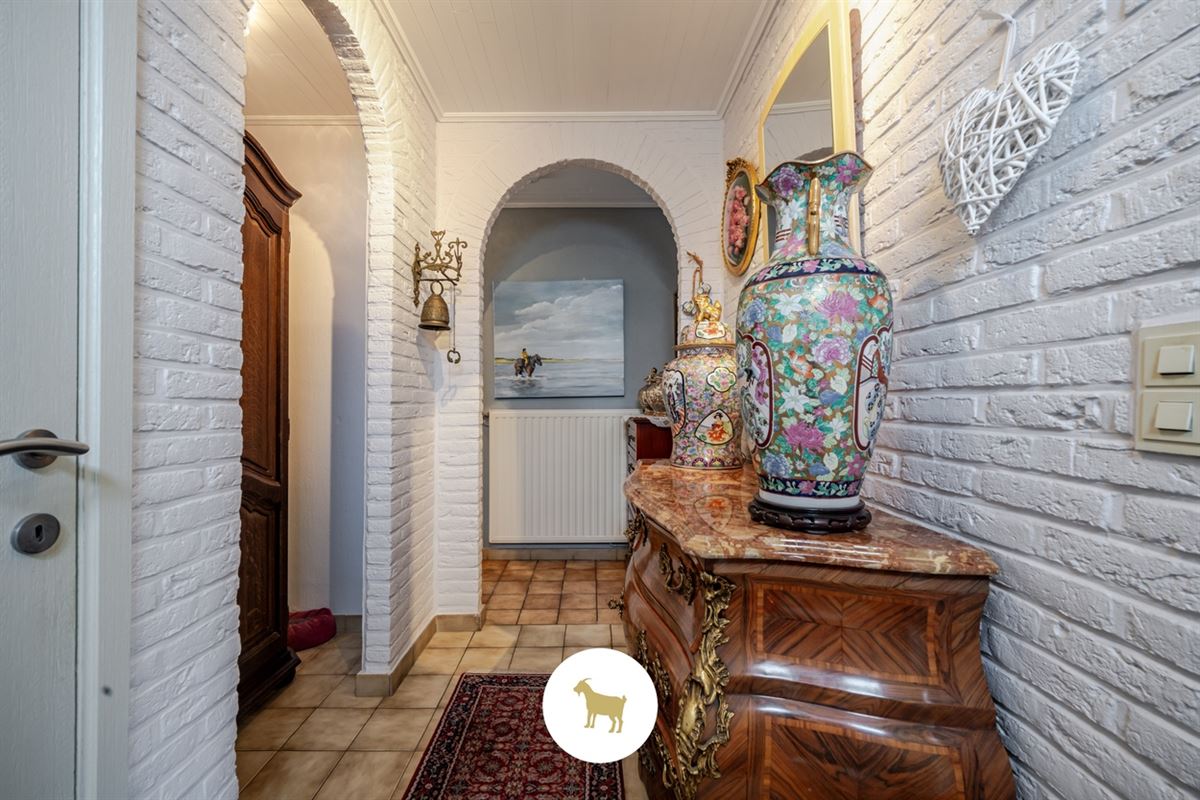 Instapklare LAAGBOUWVILLA met 3 slaapkamers, bureauruimte, veranda en garage op een ruim perceel van ca. 796 m²