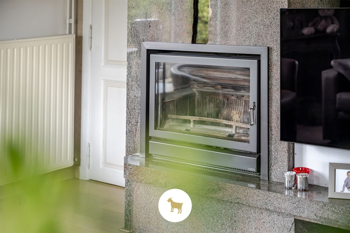 Instapklare LAAGBOUWVILLA met 3 slaapkamers, bureauruimte, veranda en garage op een ruim perceel van ca. 796 m²