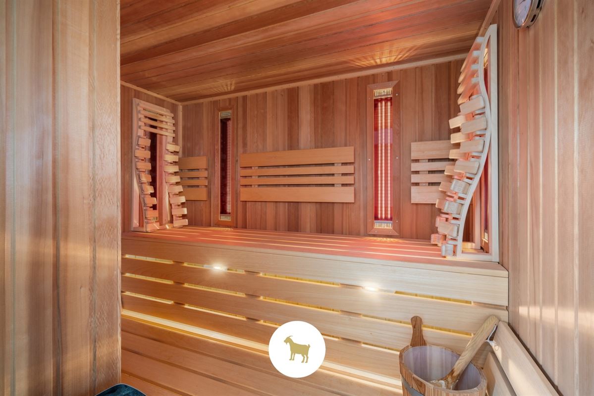 Instapklare lichtrijke OPEN BEBOUWING met 3 (mogelijkheid tot 4) SLAAPKAMERS, stijlvol overdekt TERRAS en gezellige (BINNEN)TUIN op een PERCEEL van ca. 435 m²