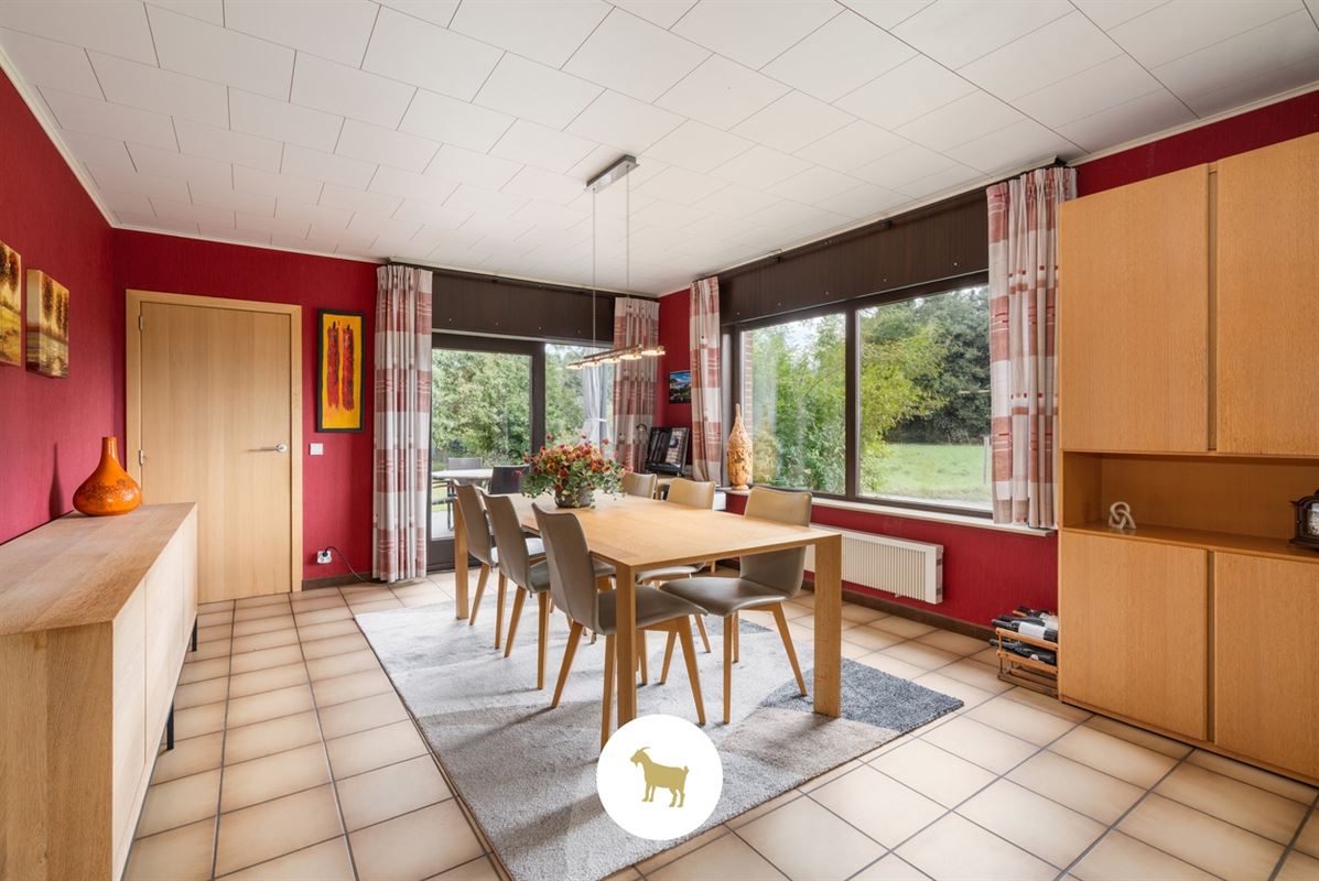 ALLEENSTAANDE WONING met 4 SLAAPKAMERS en GARAGE op een PERCEEL van 648m²