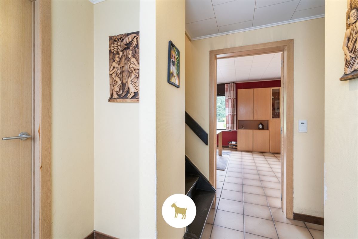 ALLEENSTAANDE WONING met 4 SLAAPKAMERS en GARAGE op een PERCEEL van 648m²