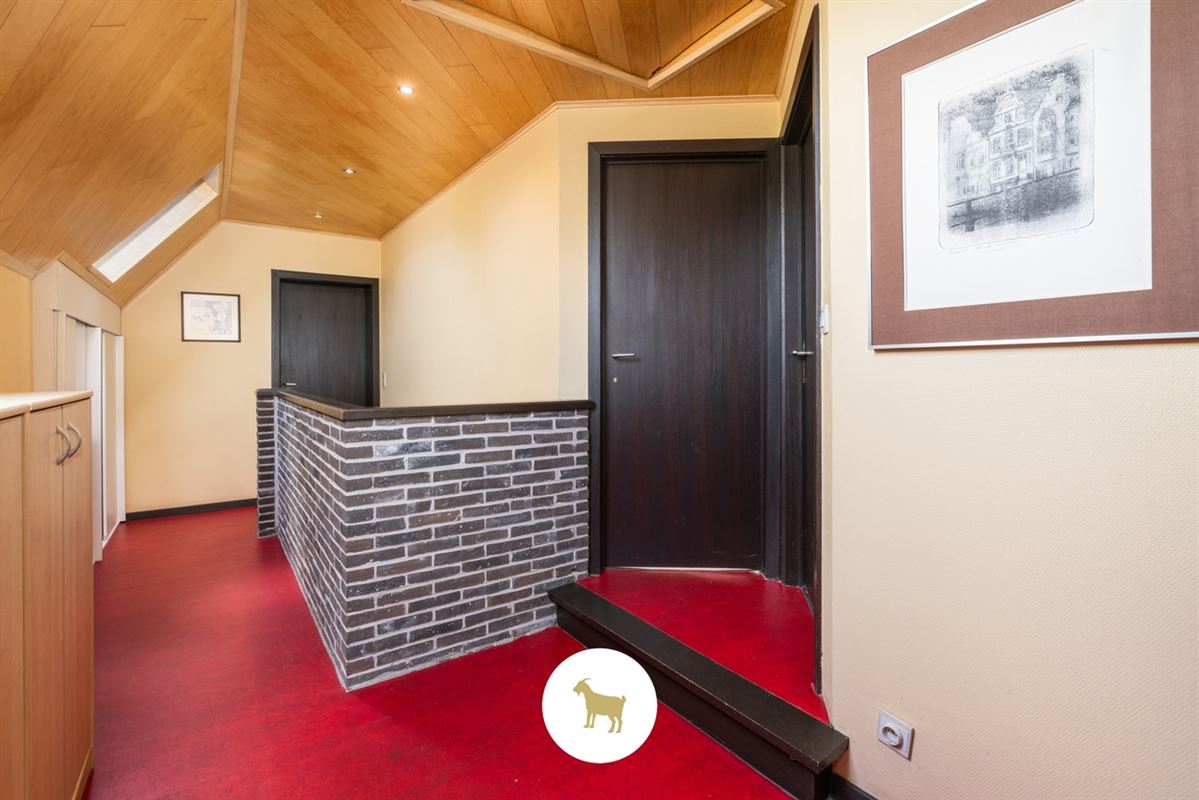 ALLEENSTAANDE WONING met 4 SLAAPKAMERS en GARAGE op een PERCEEL van 648m²