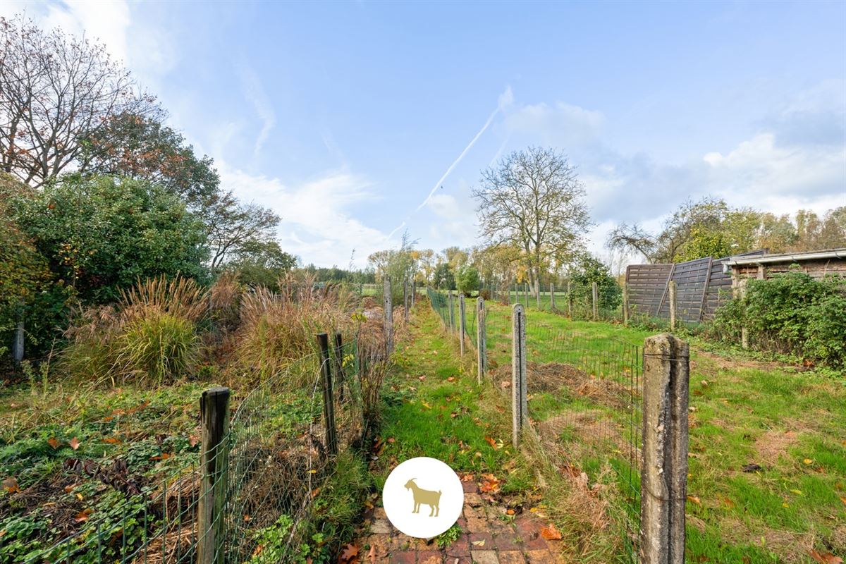 Perceel BOUWGROND (na afbraak bestaande bebouwing) voor OPEN BEBOUWING van ca. 954m² groot