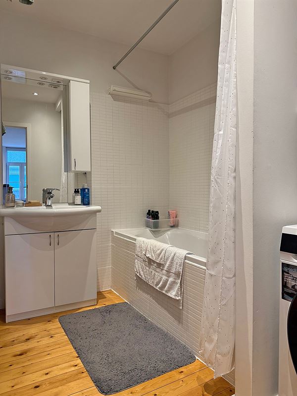 Instapklaar DUPLEX - APPARTEMENT met 2 slaapkamers, 2 badkamers & terras