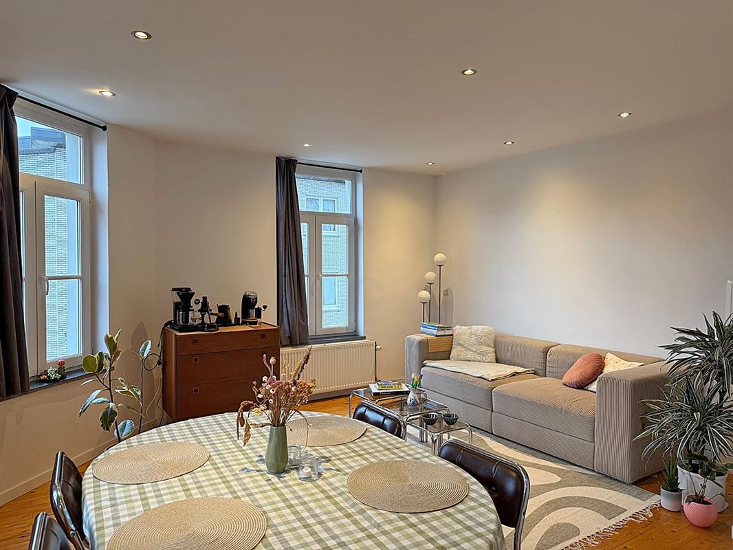 Instapklaar DUPLEX - APPARTEMENT met 2 slaapkamers, 2 badkamers & terras