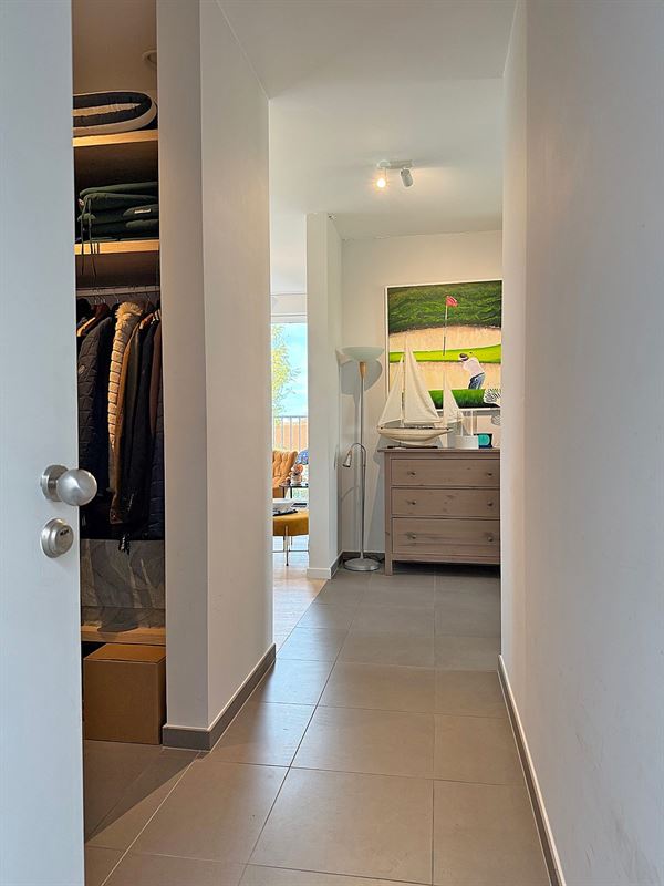 Instapklaar APPARTEMENT met 1 slaapkamer, bureau (of slaapkamer 2), terras, garage & staanplaats