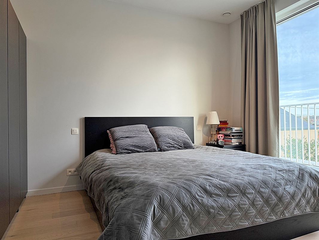 Instapklaar APPARTEMENT met 1 slaapkamer, bureau (of slaapkamer 2), terras, garage & staanplaats