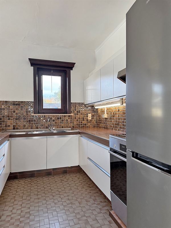 DORPSWONING met 3 slaapkamers, garage & tuin/terras