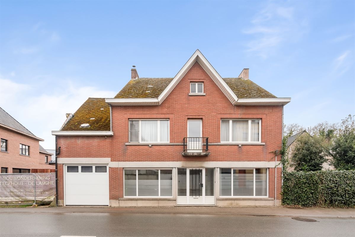 Te renoveren RUIME BURGERSWONING met BIJGEBOUW op een perceel van 668m²