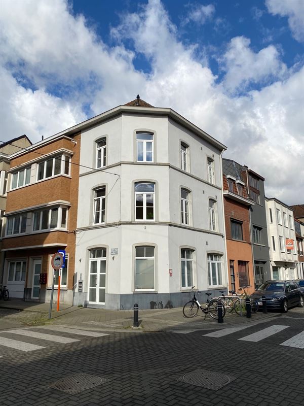 Instapklaar DUPLEX - APPARTEMENT met 2 slaapkamers, 2 badkamers & terras
