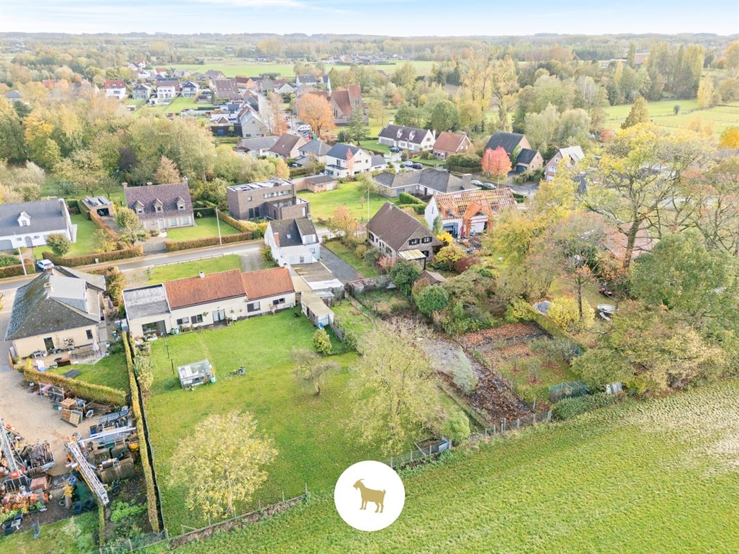 Perceel BOUWGROND (na afbraak bestaande bebouwing) voor OPEN BEBOUWING van ca. 954m² groot