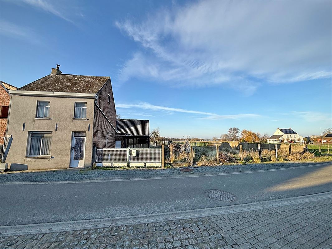 Te slopen WONING op uniek ruim PERCEEL (BOUW)GROND van ca. 3.310 m²