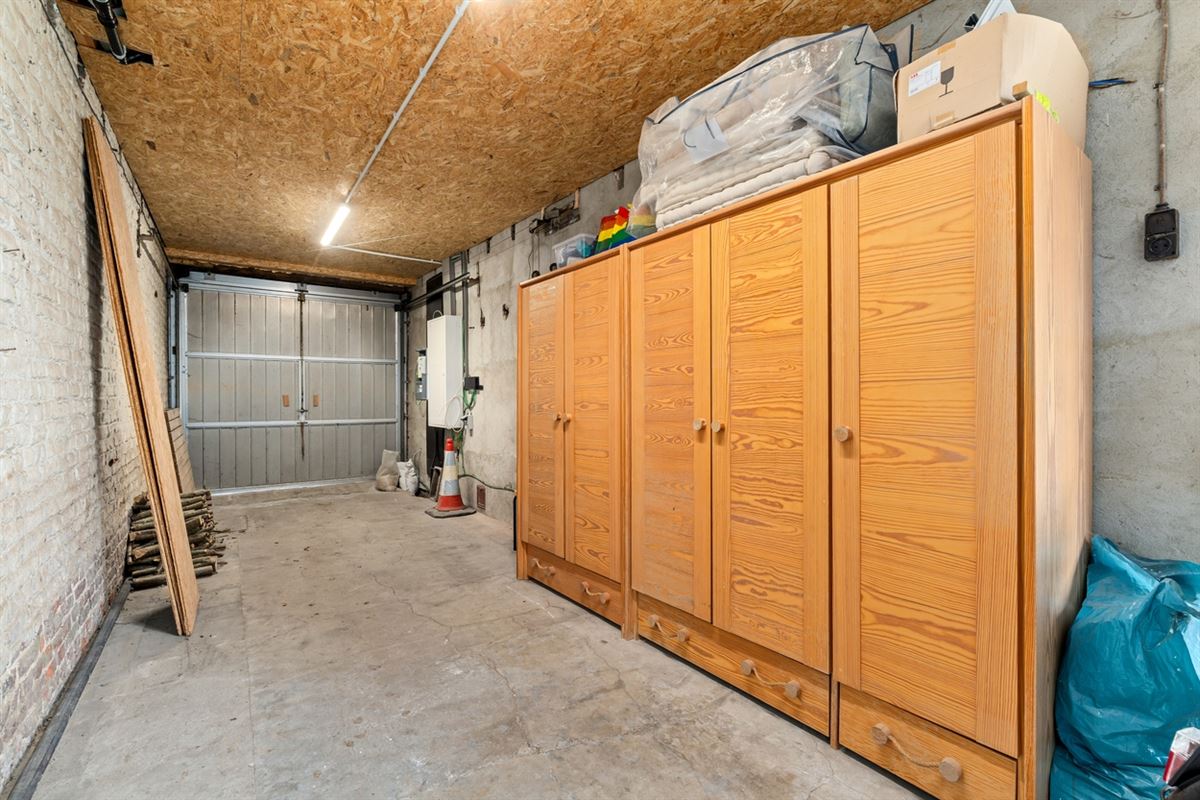 KARAKTERVOLLE WONING met 4 slaapkamers, garage & tuin op een perceel van ca. 811m²