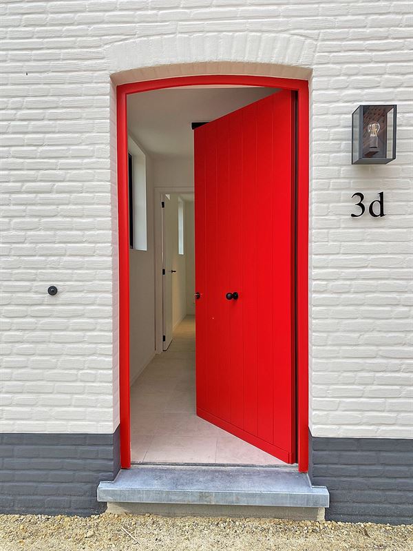 Instapklare DORPSWONING met 3 SLAAPKAMERS, TUIN/TERRAS, PARKING & grote KELDER