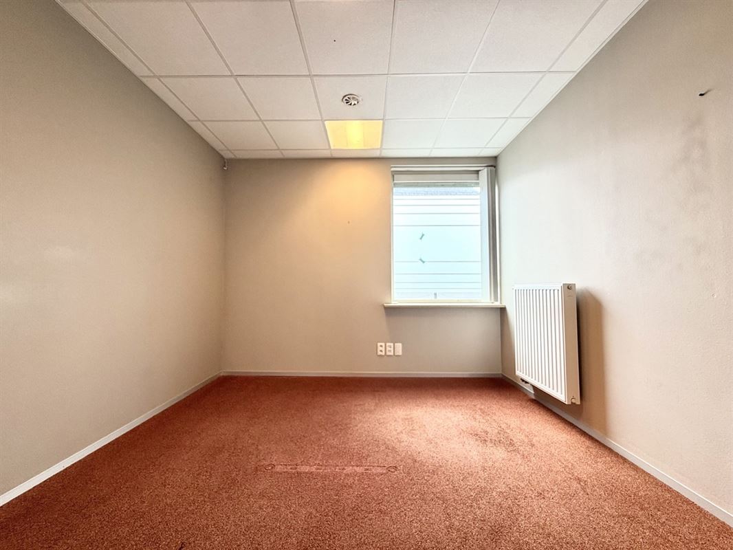 KANTOORRRUIMTE / DIENSTENRUIMTE / KABINET / PRAKTIJKRUIMTE op TOPLOCATIE