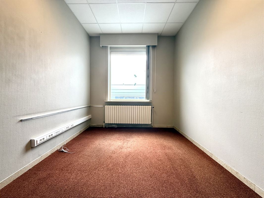 KANTOORRRUIMTE / DIENSTENRUIMTE / KABINET / PRAKTIJKRUIMTE op TOPLOCATIE
