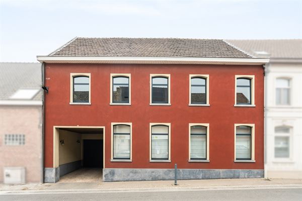 RUIME WONING met grote GARAGE/LOODS/MULTIFUNCTIONELE RUIMTE