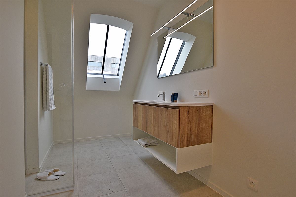 Instapklare DORPSWONING met 3 SLAAPKAMERS, TUIN/TERRAS, PARKING & grote KELDER