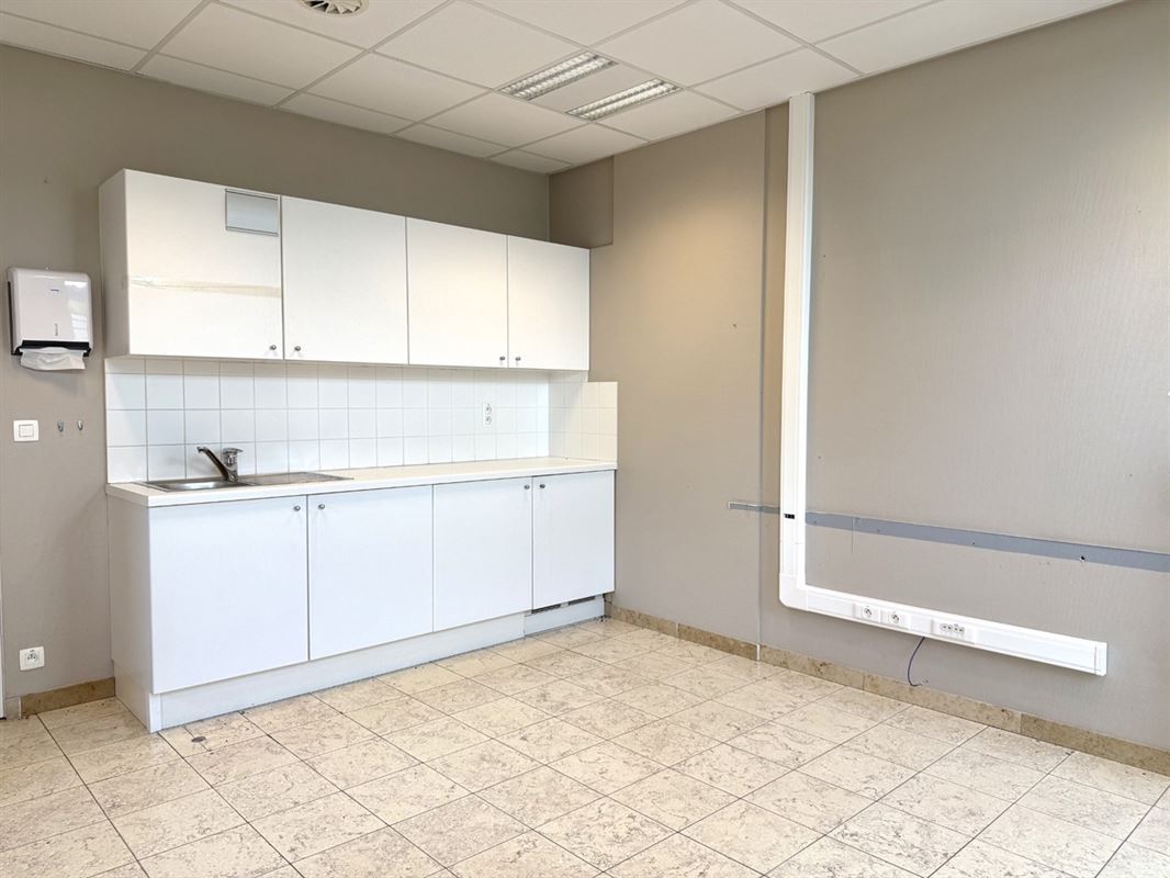 KANTOORRRUIMTE / DIENSTENRUIMTE / KABINET / PRAKTIJKRUIMTE op TOPLOCATIE