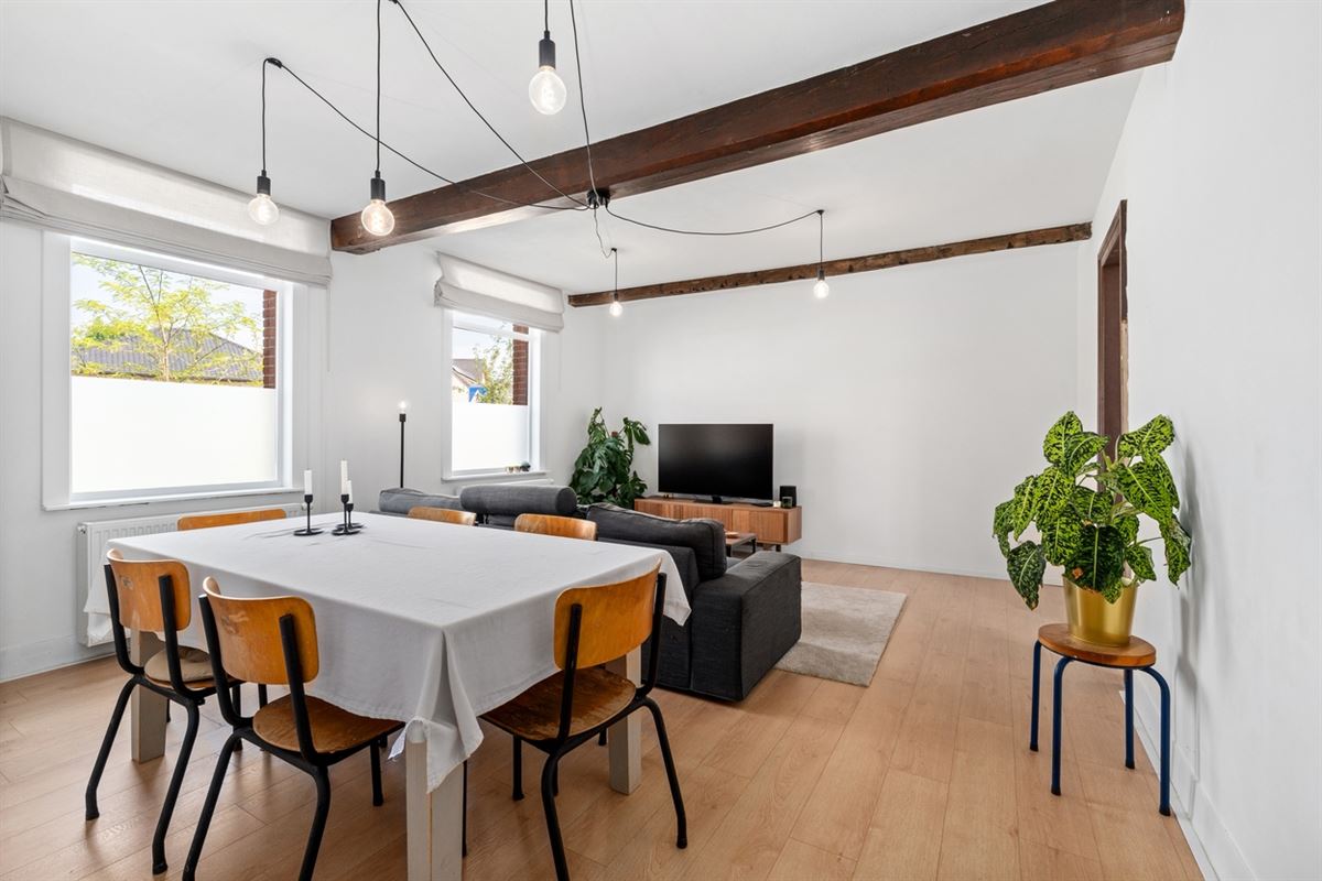 KARAKTERVOLLE WONING met 4 slaapkamers, garage & tuin op een perceel van ca. 811m²