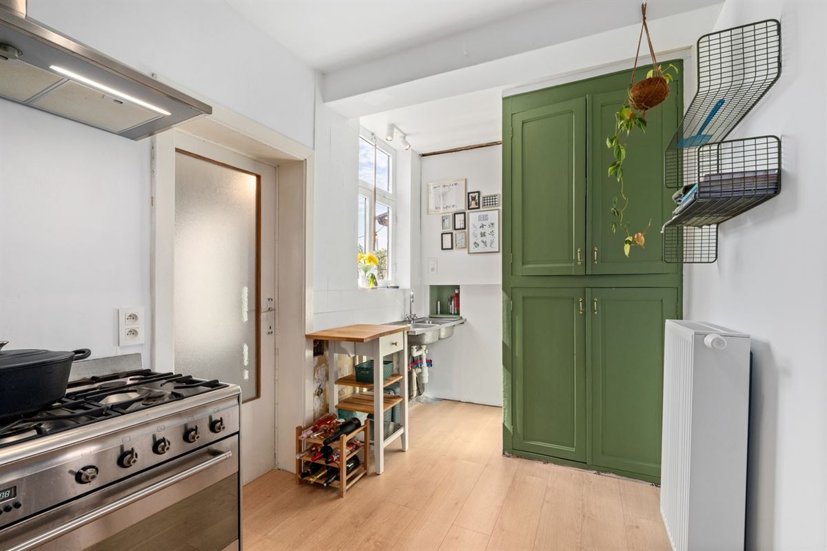 KARAKTERVOLLE WONING met 4 slaapkamers, garage & tuin op een perceel van ca. 811m²