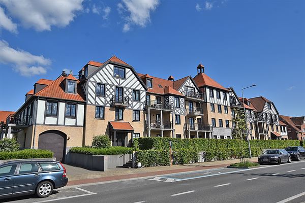 Instapkl. APPARTEMENT (3de verd. / lift) met 2 slpks, terras & ondergr. stnplts