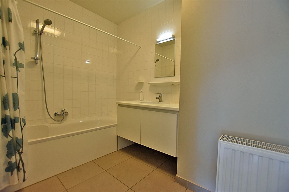 APPARTEMENT met 1 slpk, terras, overdekte staanplaats & kelderberging