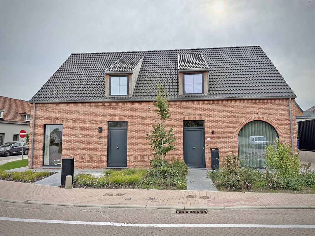Recente, instapkl. WONING met 3 slpks, terras / tuin & 2 autostnpltsn