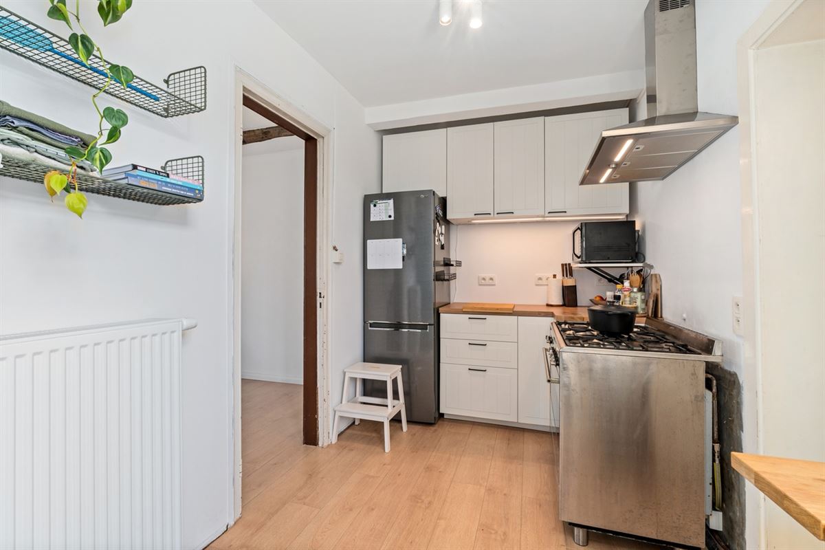 KARAKTERVOLLE WONING met 4 slaapkamers, garage & tuin op een perceel van ca. 811m²