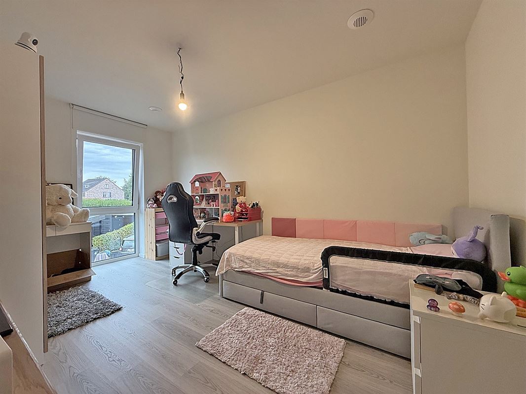 Instapklare WONING met 3 slaapkamers, tuin / terras & carport, gelegen in een rustige, kindvriendelijke buurt