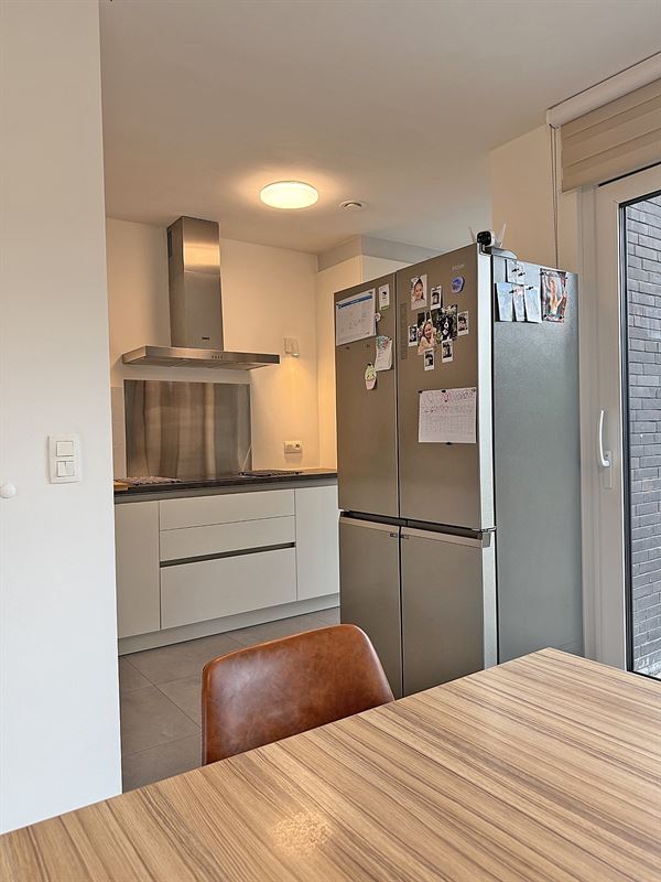 Instapklare WONING met 3 slaapkamers, tuin / terras & carport, gelegen in een rustige, kindvriendelijke buurt
