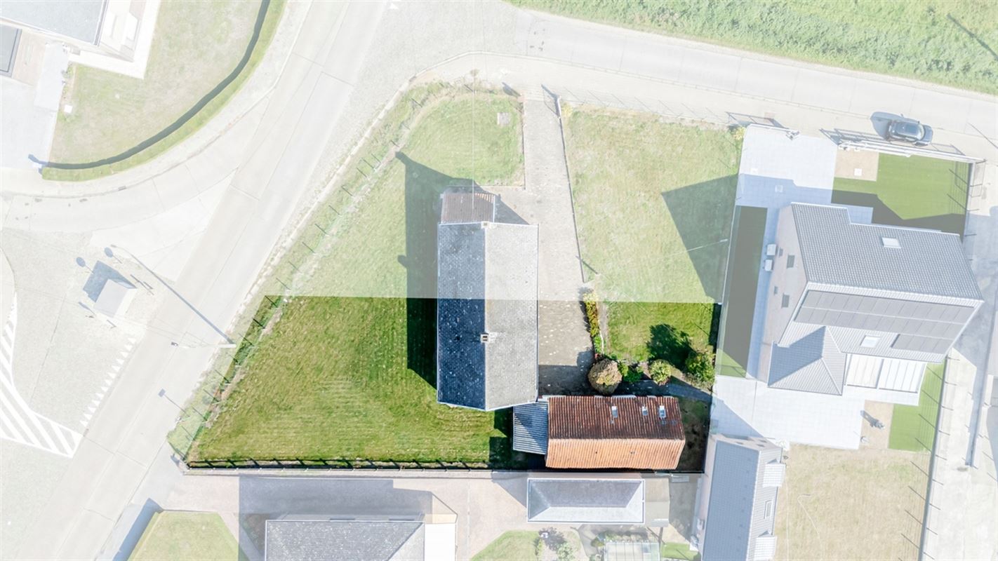 Mooi zuidelijk georiënteerd BOUWPERCEEL (ca. 618m²) voor OPEN BEBOUWING, landelijk gelegen én uitstekend bereikbaar