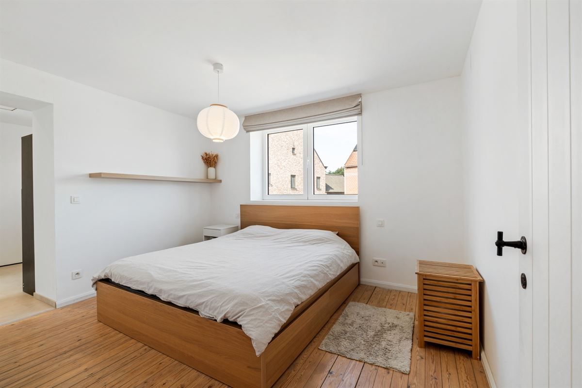 KARAKTERVOLLE WONING met 4 slaapkamers, garage & tuin op een perceel van ca. 811m²