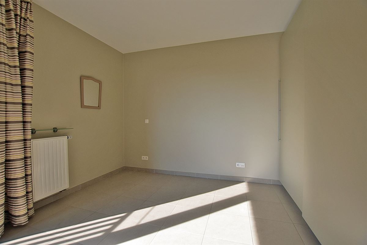 APPARTEMENT met 1 slpk, terras, overdekte staanplaats & kelderberging