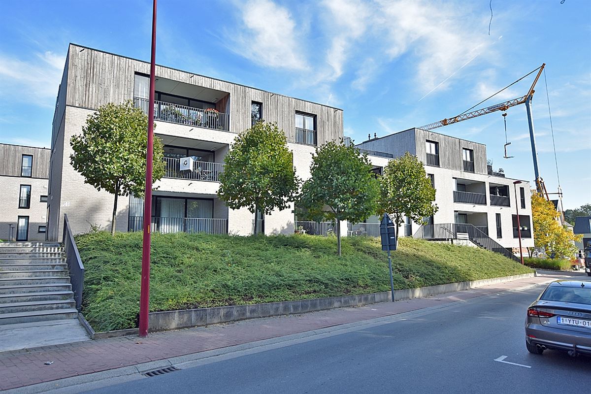 APPARTEMENT met 1 slpk, terras, overdekte staanplaats & kelderberging