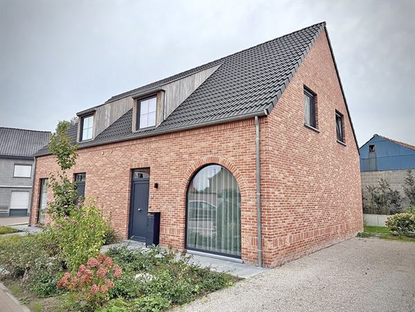 Recente, instapkl. WONING met 3 slpks, terras / tuin & 2 autostnpltsn